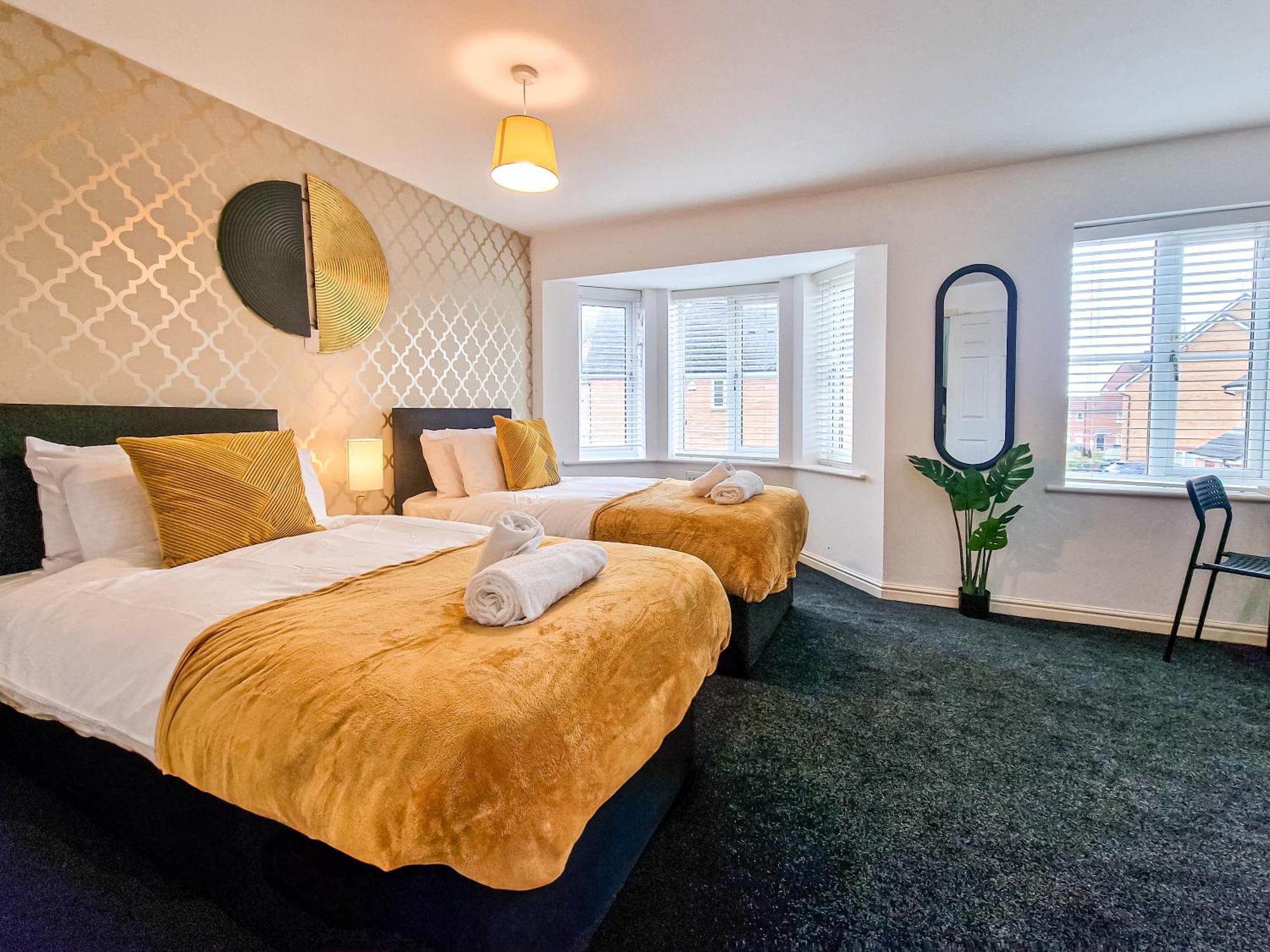 Apartment The Shropshire - Sleeps 8 - Coventry, Comfy, Groups, Fast Wifi, Luxury