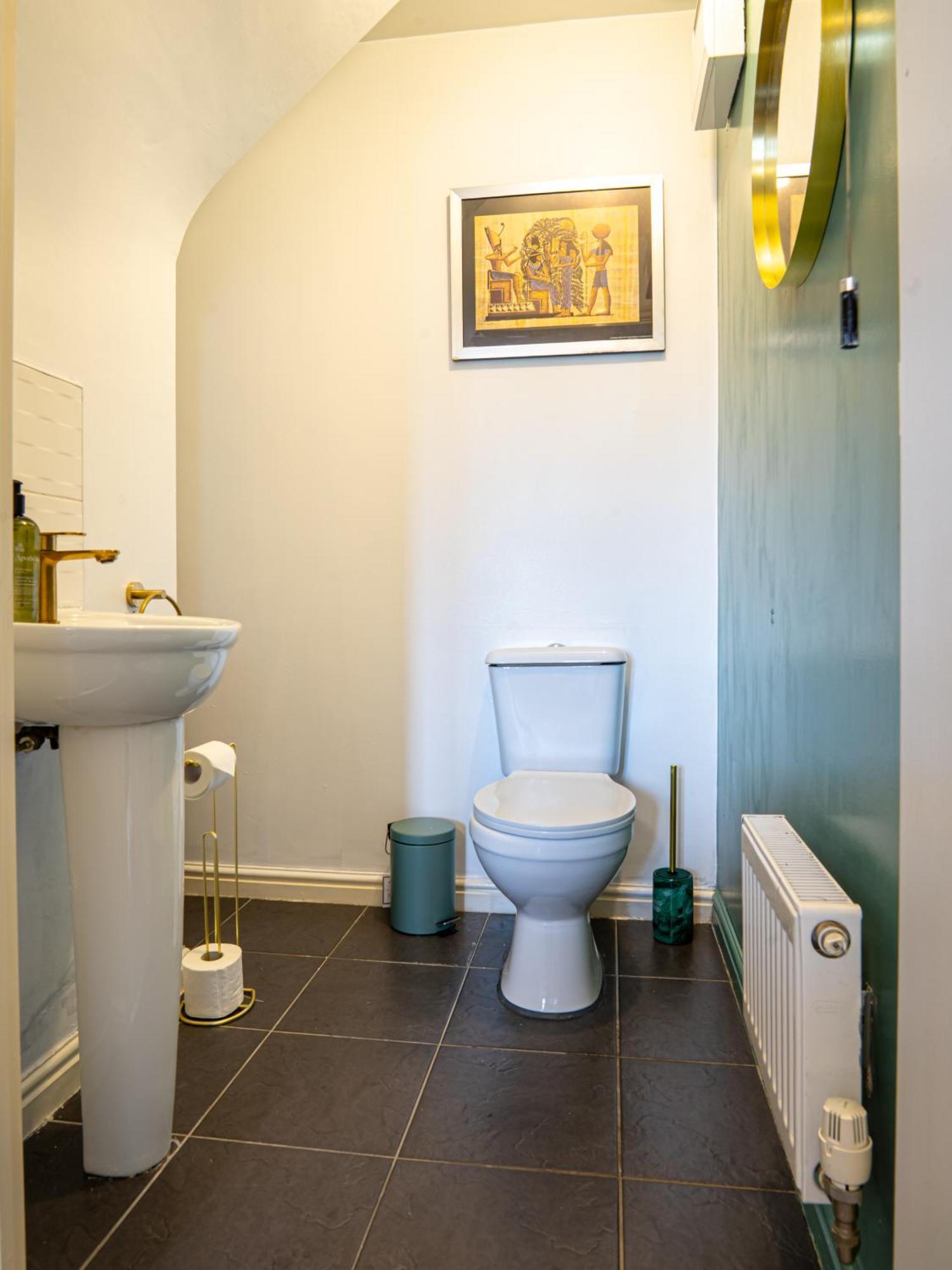 Apartment The Shropshire - Sleeps 8 - Coventry, Comfy, Groups, Fast Wifi, Luxury *