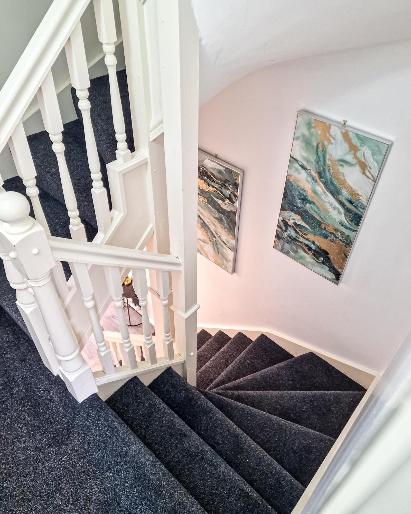 The Shropshire - Sleeps 8 - Coventry, Comfy, Groups, Fast Wifi, Luxury Apartment Coventry